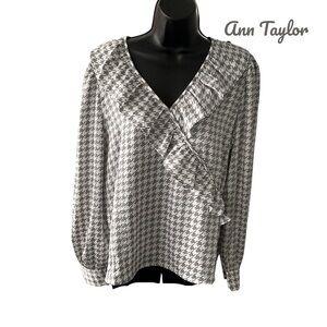 Ann Taylor Women’s Long Sleeve Gray White Blouse Top Ruffle Neckline - Size Med